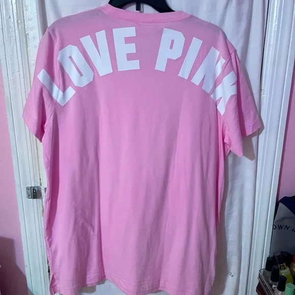 PINK Victoria’s Secrets T-Shirt with Pocket Size Large NWT - Picture 2 of 5
